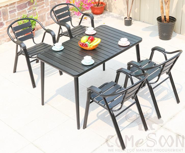 Outdoor plastic wood table and chair