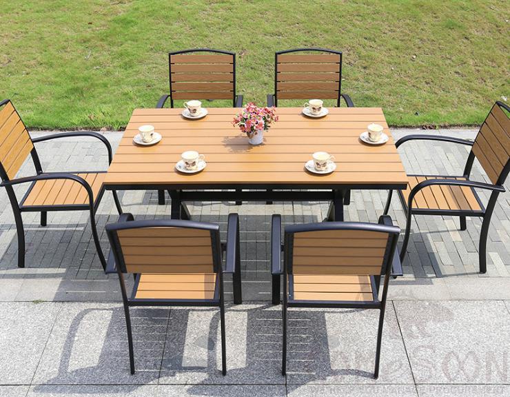 Outdoor plastic wood table and chair