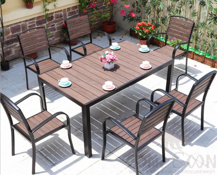 Outdoor plastic wood table and chair