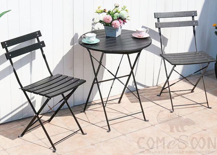 Outdoor plastic wood table and chair