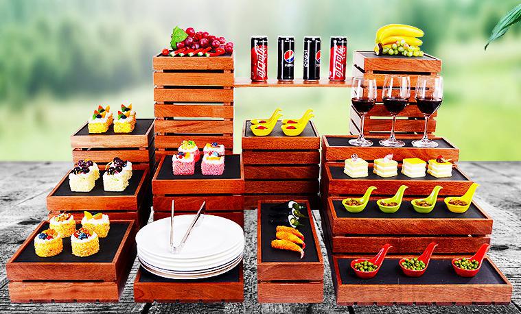 Buffet Moderne Riser Display Set