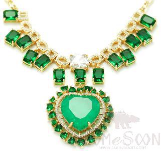 Necklace / Jewelry
XYN100916