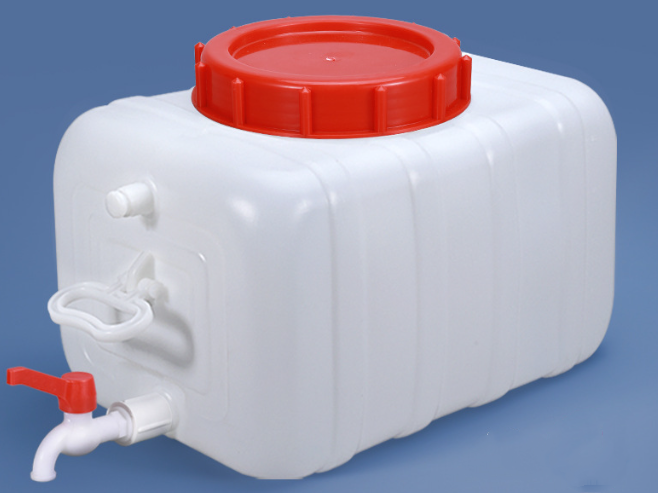 Horizontal square water tank 25L with plastic tap