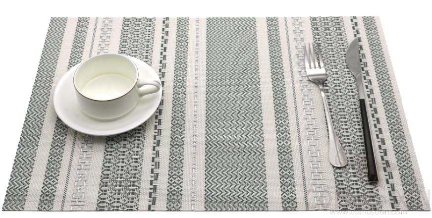 Pvc Placemat, Dark Green Jacquard
White With Bright Silk