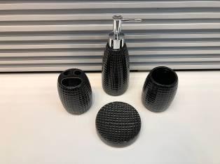 Ceramic Monochrome Four Piece Set-Black,HightemPEratureporcelain,Sanitizerbottle:5*4.5*19cm
Toothbrushholder:5*4.5*10cm
Cup:5*4.5*10cm
Soapbox:12*8*3cm