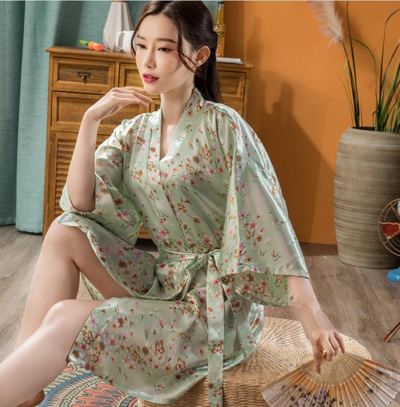 Short-Small Flower Bathrobe