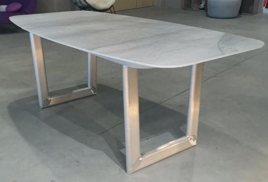Club Alum dining table
