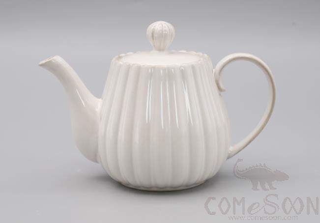 Chrysanthemum Small Teapot, White, 8.25&quot;, 550ml