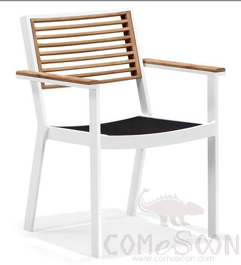 Four Outdoor Tables And Chairs，Teak，One Table, Four Chairs， Table 90*90*75Cm
，Chair 62*58*85Cm