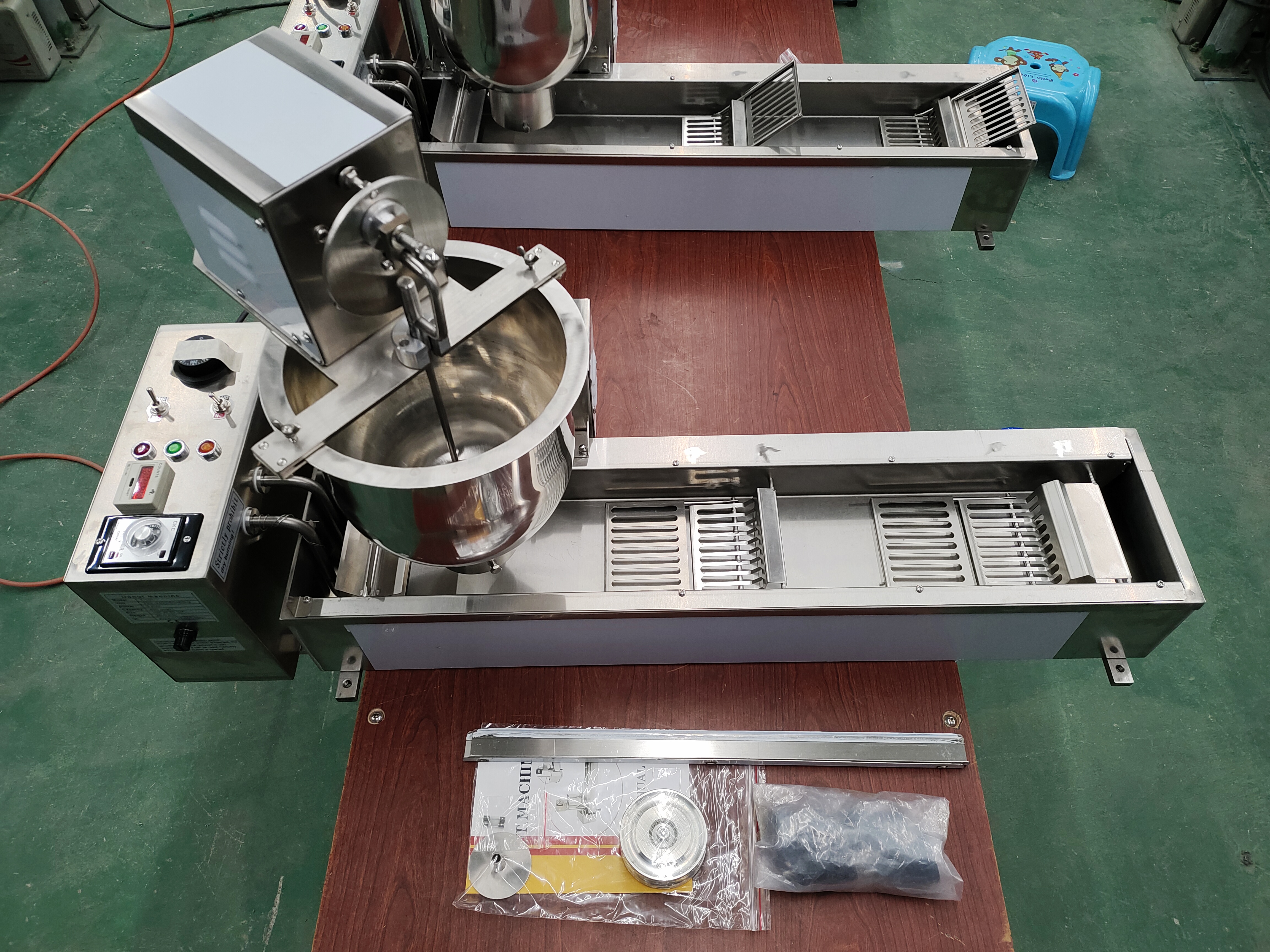 Donut Machine, SUS 304, 3KW, 1050*400*650mm